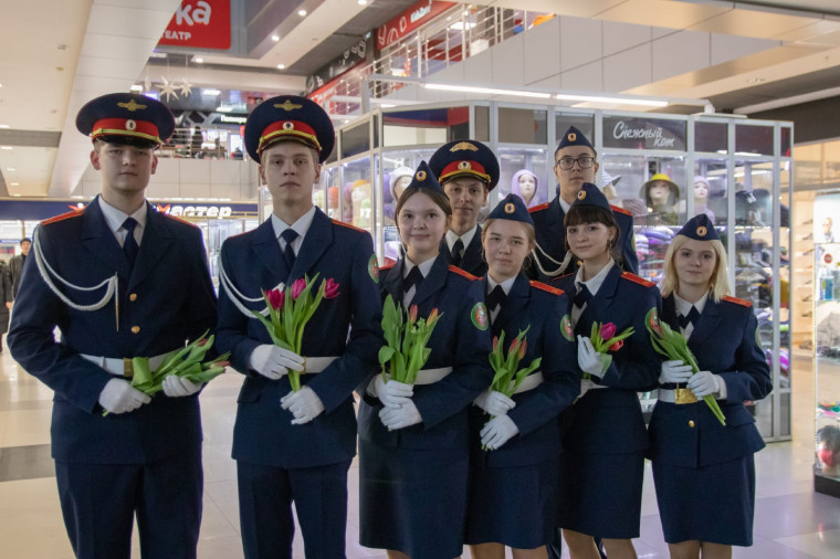 Неделя "Весна и женщина похожи".